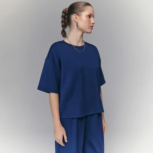 Krótka koszulka loose fit basic z modalem w składzie granatowa House