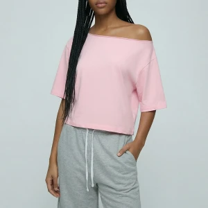 Krótka koszulka z asymetrycznym dekoltem jasnoróżowa House