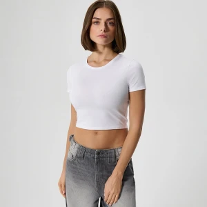 Krótka koszulka z elastycznej dzianiny basic biała House