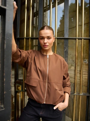 Krótka kurtka brązowa Moodo