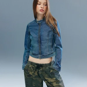 Krótka kurtka jeansowa biker z efektem sprania House