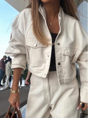 Krótka kurtka katana jeansowa CISSY - ecru  magmac 