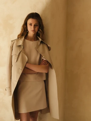 Krótka spódnica w beżowym kolorze TARANKO