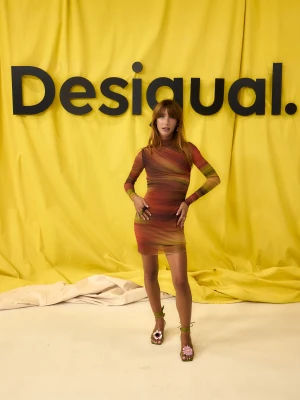 Krótka sukienka z drapowanego tiulu Desigual