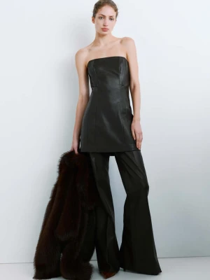 Krótka sukienka z imitacji skóry czekoladowy - Kobieta - - MANGO