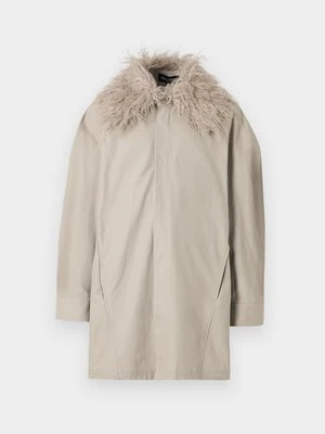 Krótki płaszcz Han Kjøbenhavn