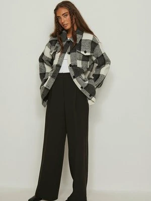 Krótki płaszcz NA-KD