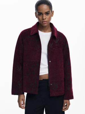 Krótki płaszcz o fakturze Desigual