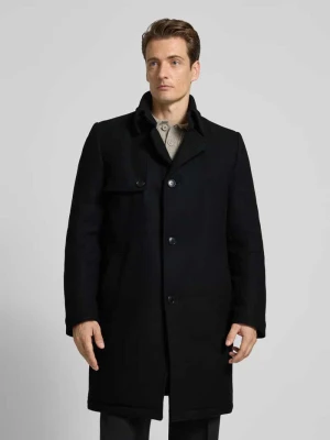 Krótki płaszcz z wykładanym kołnierzem i listwą guzikową model ‘SKOPJE’ drykorn