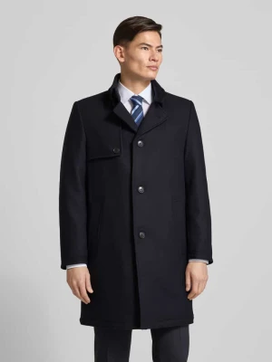 Krótki płaszcz z wykładanym kołnierzem i listwą guzikową model ‘SKOPJE’ drykorn