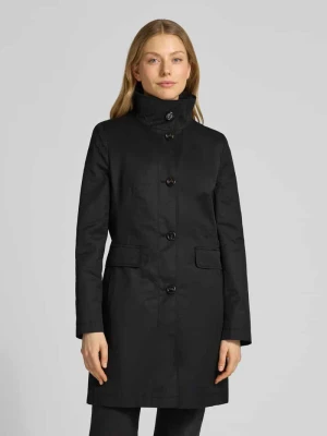Krótki płaszcz ze stójką i kieszeniami z patką Gil Bret
