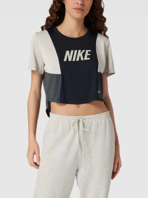 Krótki T-shirt z okrągłym dekoltem Nike Training