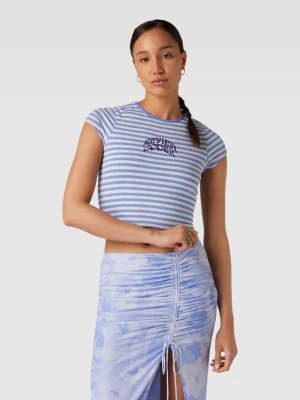 Krótki top z wzorem w paski REVIEW