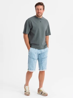 Krótkie jeansowe spodenki męskie z ozdobnymi przeszyciami - jasnoniebieskie V2 Ombre Clothing