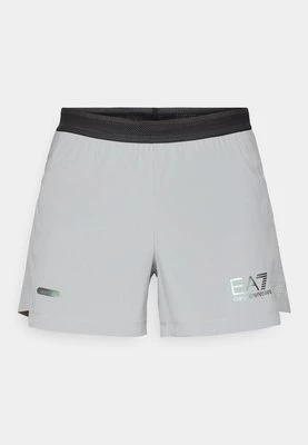 Krótkie spodenki sportowe EA7 Emporio Armani