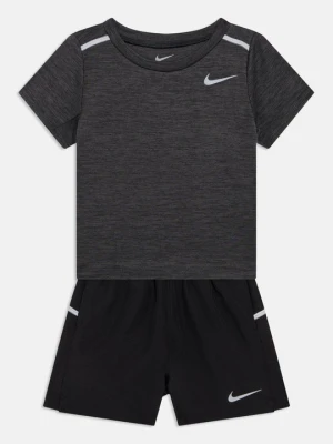Krótkie spodenki sportowe Nike czarny