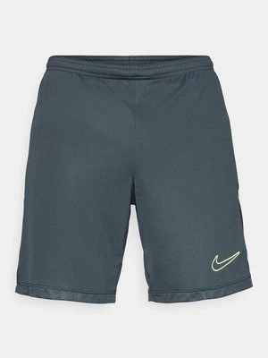 Krótkie spodenki sportowe Nike jasnozielony