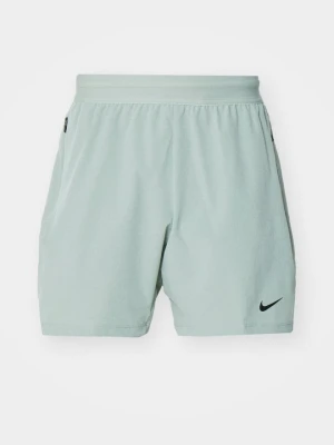 Krótkie spodenki sportowe Nike zielony