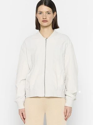 Kurtka Bomber closed