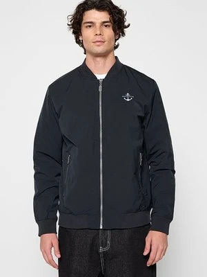 Kurtka Bomber dreimaster