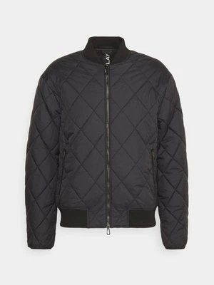 Kurtka Bomber Replay