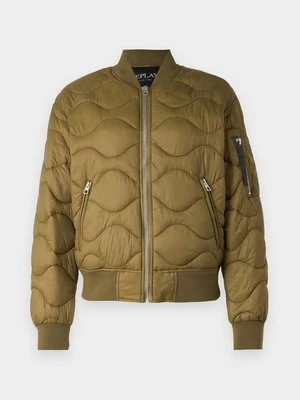 Kurtka Bomber Replay