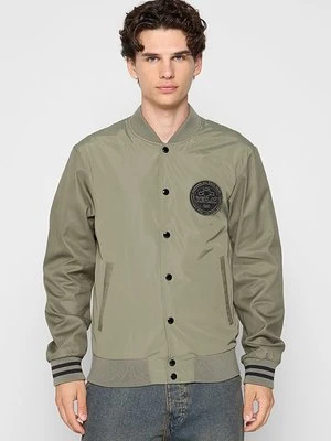 Kurtka Bomber Replay