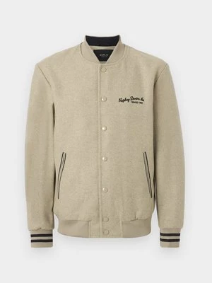 Kurtka Bomber Replay