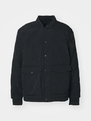 Kurtka Bomber Replay