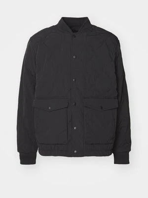 Kurtka Bomber Replay