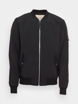 Kurtka Bomber Revolution