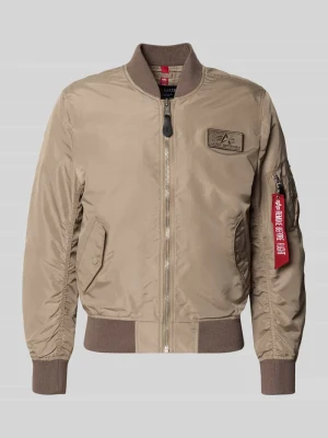 Kurtka bomberka w kroju regular fit z naszywką z logo alpha industries