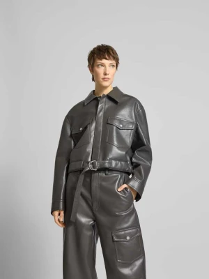 Kurtka cropped w skórzanym looku Nanushka Ciemnozielony