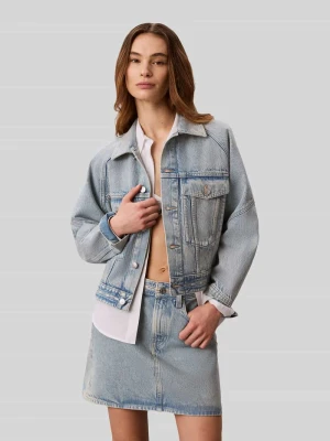 Kurtka jeansowa o kroju regular fit z czystej bawełny z taśmą z logo Calvin Klein Jeans
