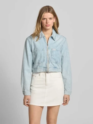 Kurtka jeansowa o krótkim kroju z zamkiem błyskawicznym GUESS Jeans