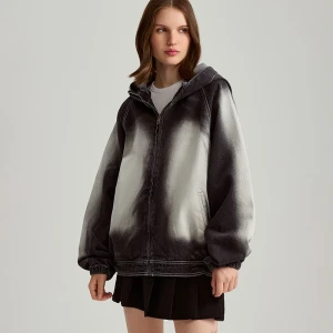 Kurtka jeansowa z mocnym efektem acid wash House