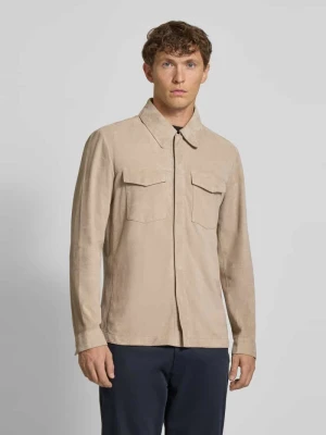 Kurtka koszulowa męska JOOP! Collection;Czysta kozia skóra welurowa;Krój regular fit;Model ‘Torn’;Kołnierzyk typu kent;Kryta listwa guzikowa;Kieszenie na piersi