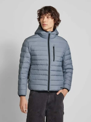 Kurtka o kroju regular fit z kapturem i wyhaftowanym logo Tom Tailor Denim