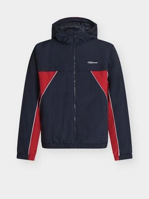 Kurtka Outdoor iets frans...