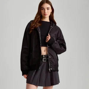 Kurtka oversize z kapturem czarna House