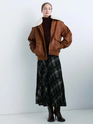 Kurtka oversize z kołnierzem z imitacji baranka brązowy - Kobieta - - MANGO