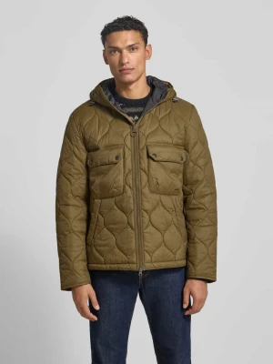 Kurtka pikowana o kroju regular fit z kapturem i tunelem Barbour