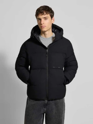 Kurtka pikowana o kroju regular fit z kapturem model ‘Jorve’ jack & jones
