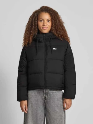 Kurtka pikowana o kroju regular fit z kapturem Tommy Jeans