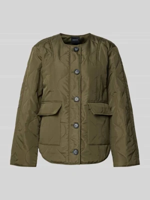 Kurtka pikowana o kroju regular fit z kieszeniami z patką model ‘MILLIE’ Vero Moda