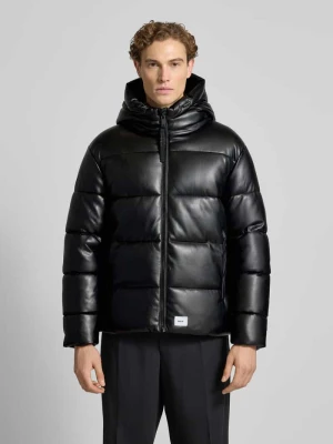 Kurtka pikowana o kroju regular fit z naszywką z logo model ‘Coen’ khujo