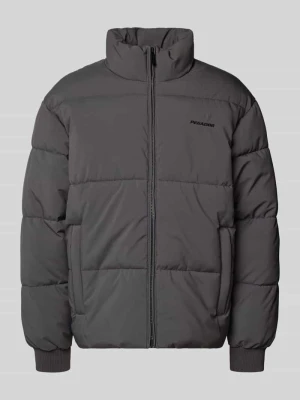 Kurtka pikowana o kroju regular fit z wyhaftowanym logo model ‘Solin’ Pegador