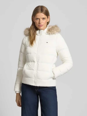 Kurtka pikowana o kroju slim fit z wypełnieniem puchem i pierzem Tommy Jeans
