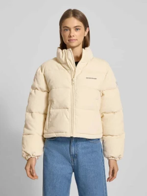 Kurtka pikowana sztruksowa ze stójką i wpuszczanymi kieszeniami Guess Jeans