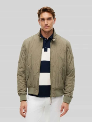 kurtka pikowana w kroju regular fit z pakowaną kieszenią wewnętrzną Tommy Hilfiger Oliwkowy